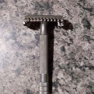 Vintage 1950's Gillette Razor